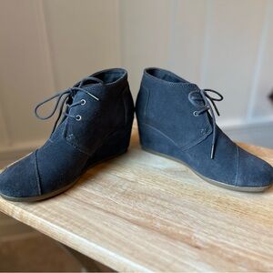 Toms Gray Wedge size 9